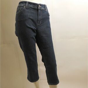 109316.....Girl's Chico's Crop Jeans Size 5
